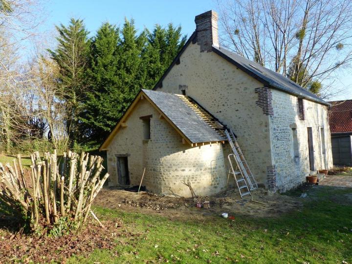 Solutions de rénovation de toiture et de pose de fenêtre de toit à Alençon